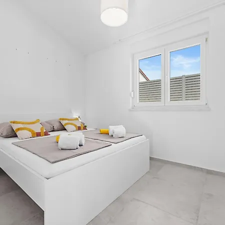 Barbariga Paradise 1 * Peroj